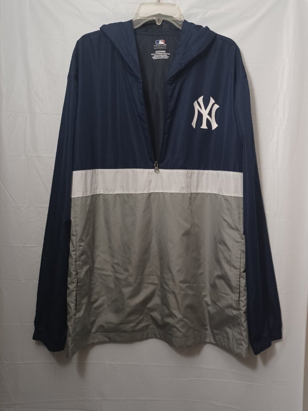 MLB GENUINE MERCHANDISE NEW YORK YANKEES QUARTER ZIP PULLOVER LIGHTWEIGHT JACKET